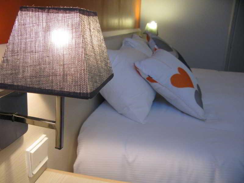 Greet Hotel Massieux Lyon Nord Экстерьер фото