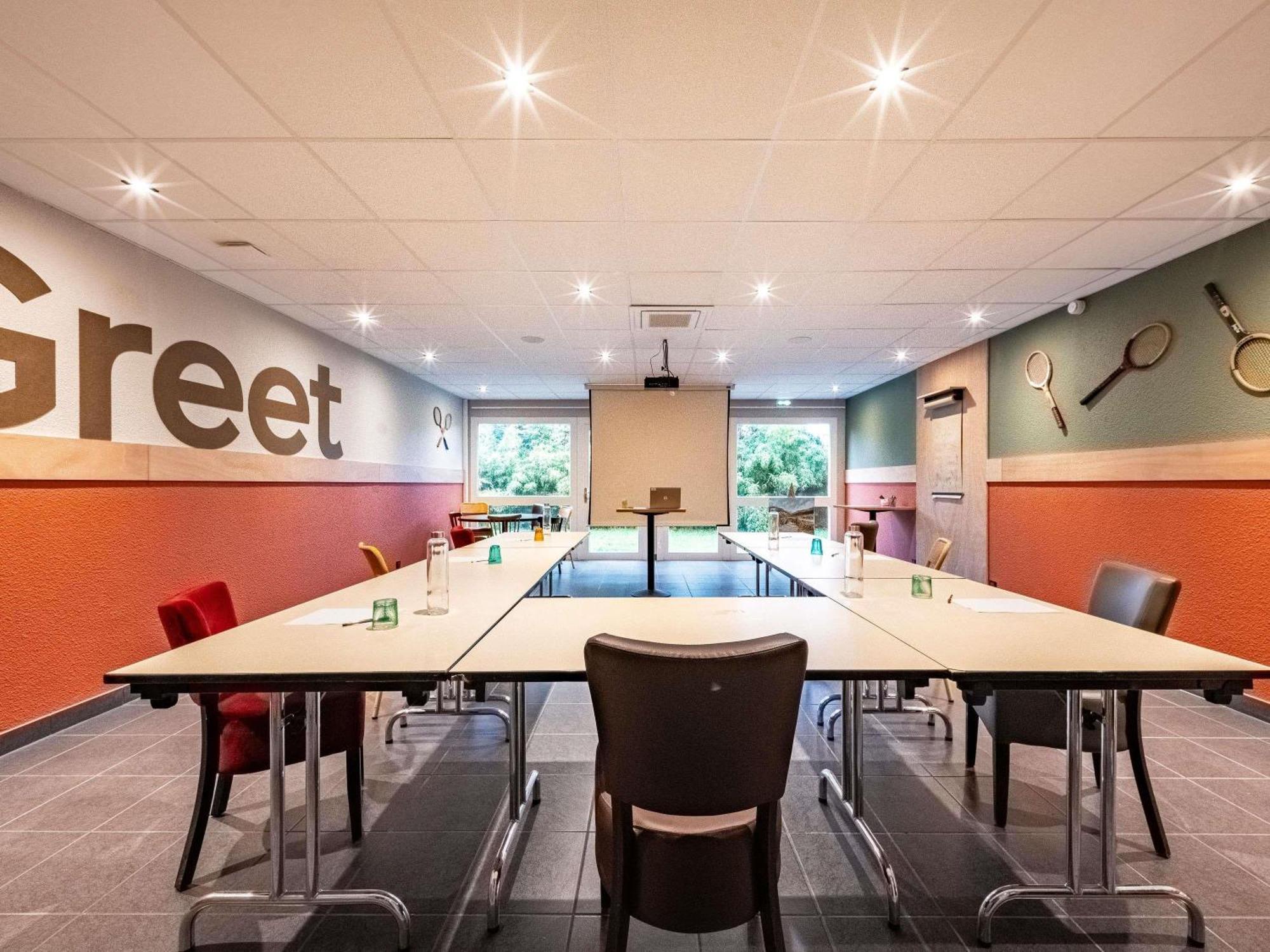 Greet Hotel Massieux Lyon Nord Экстерьер фото