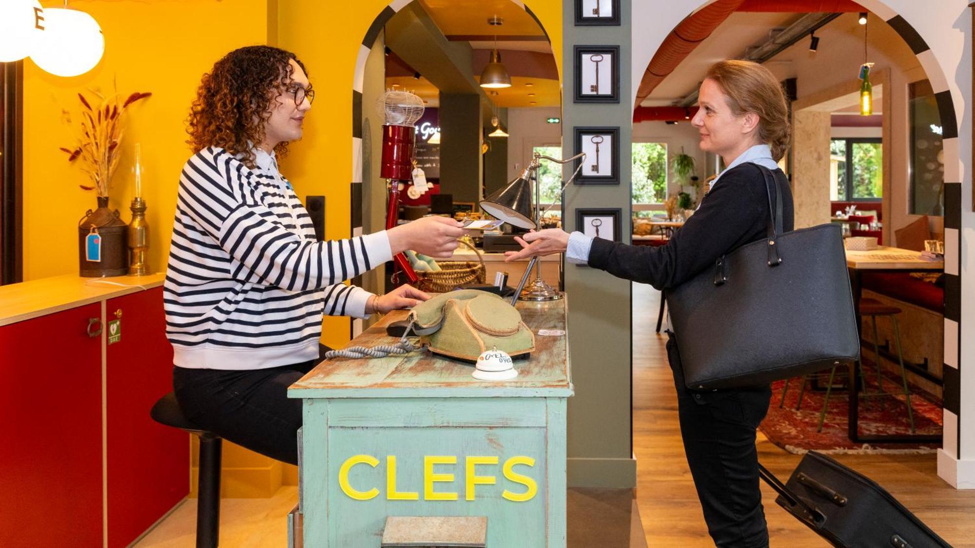 Greet Hotel Massieux Lyon Nord Экстерьер фото