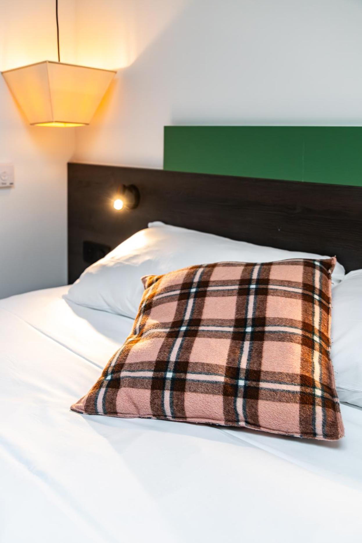 Greet Hotel Massieux Lyon Nord Экстерьер фото