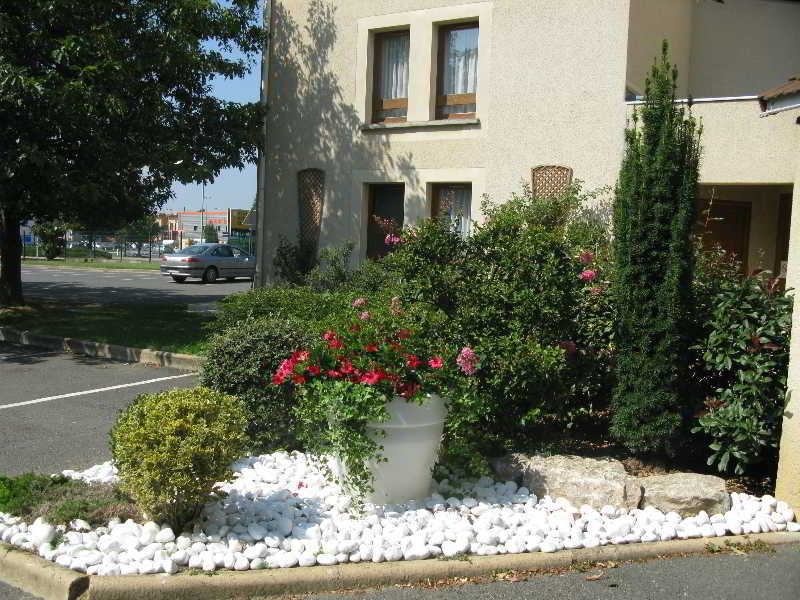 Greet Hotel Massieux Lyon Nord Экстерьер фото