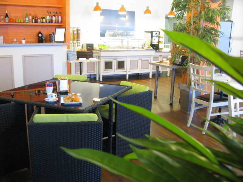 Greet Hotel Massieux Lyon Nord Экстерьер фото